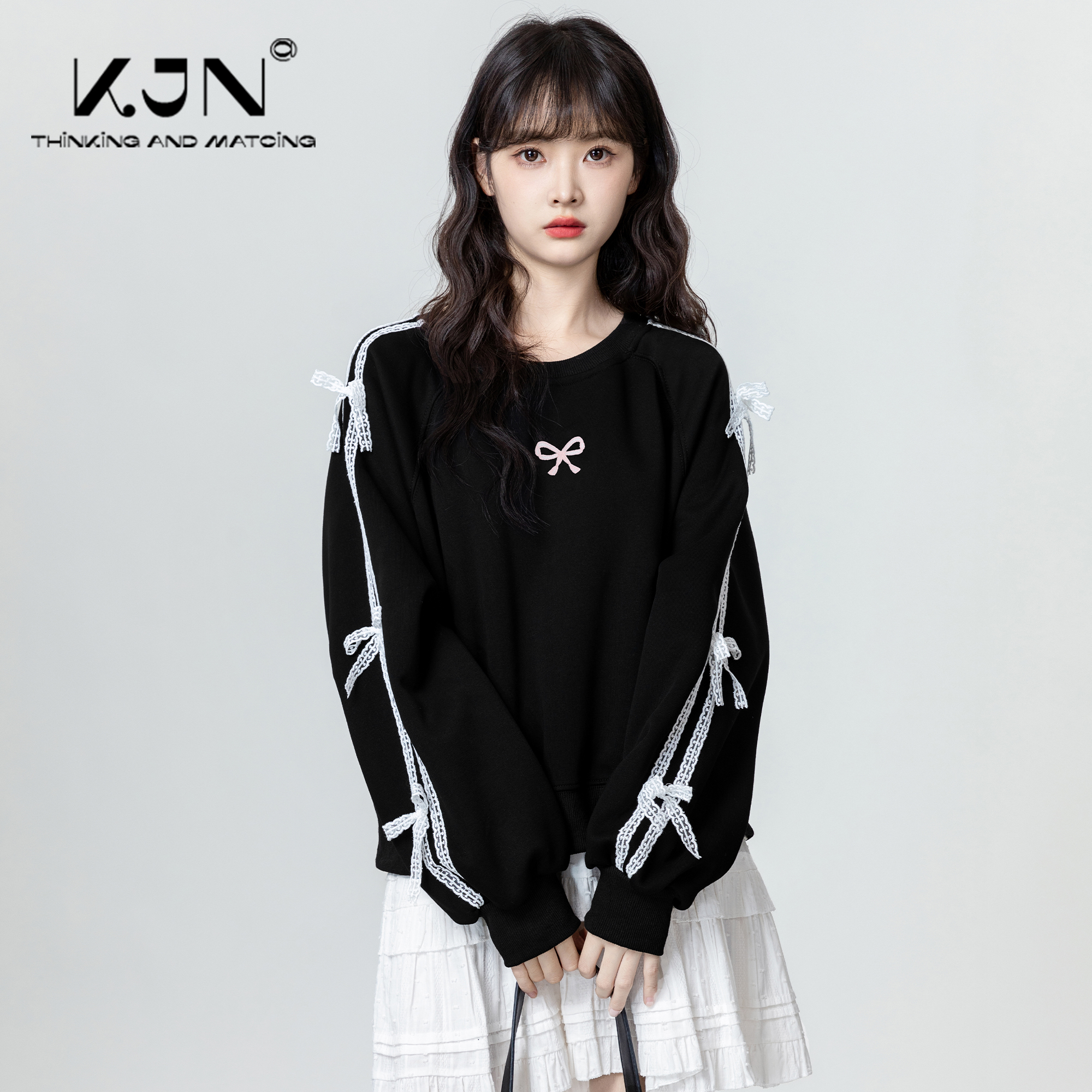 蕾丝拼接蝴蝶结黑色卫衣女2025春秋新款设计感宽松圆领上衣外套潮