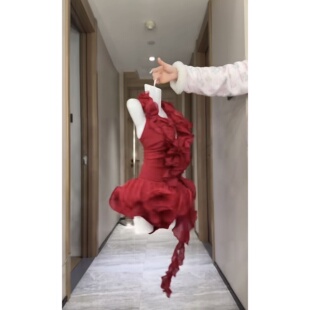设计感气质御姐千金名媛风挂脖露背短款上衣蓬蓬超短裙两件套装女