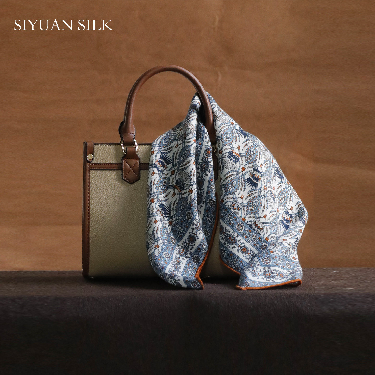 桑蚕丝羊毛双面印花方巾女 羊绒围巾高级感丝巾复古百搭围巾围脖