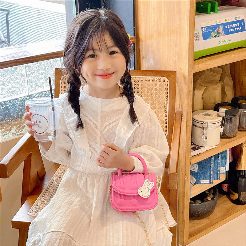 2023新款韩版儿童手提背包洋气小女孩J百搭可爱卡通配饰公主斜挎