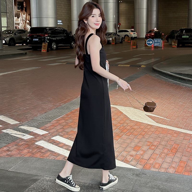 黑色吊带连衣裙女夏季2025新款修身显瘦背心裙打底百搭气质长裙子