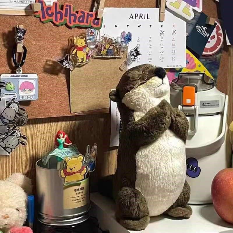 水獭桌面装饰摆件家居生日礼物小礼品宿舍好物P办公室摆件笔筒卧