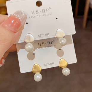 小众设计感金属三角形珍珠耳钉s925银针气质时尚简约复古耳环批发