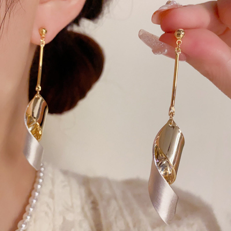 欧美个性时尚夸张金属撞色螺旋流苏耳坠气质简约百搭长款显瘦耳环,饰品/流行首饰/时尚饰品新,耳环,淘宝优惠券,粉丝福利购,淘宝优惠卷