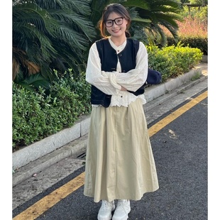 穿搭一整套法式 高腰修身 时尚 绣花宽松衬衫 长裙 叠穿牛仔马甲 秋季