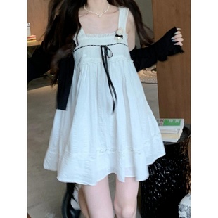 夏日绝美森系温柔风蕾丝拼接吊带连衣裙搭配黑色防晒衣两件套装女