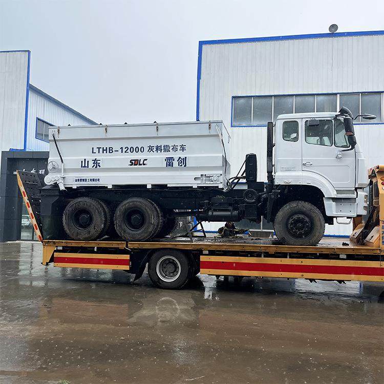 大型12方灰料撒布车机械式撒灰机环保无灰尘撒布机,五金/工具,筑路机械,淘宝优惠券,粉丝福利购,淘宝优惠卷