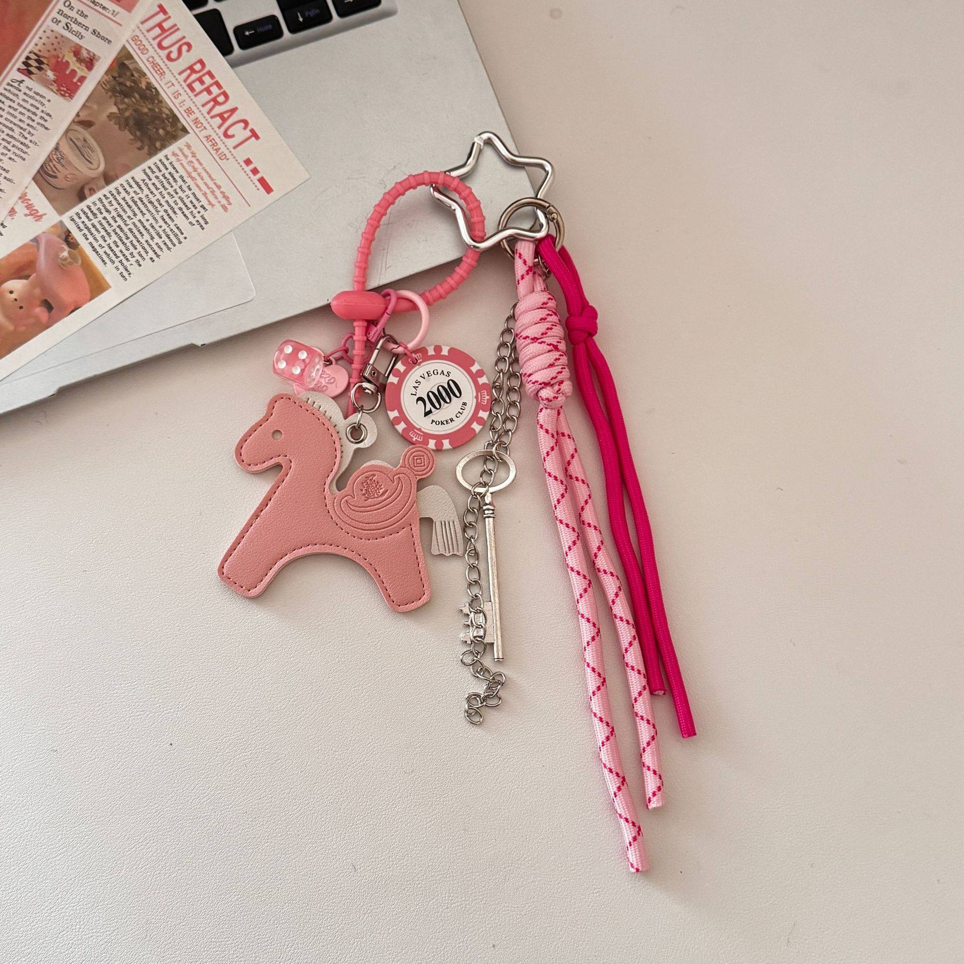 马年可爱时尚摇摇马挂件创意pu皮质小木马包包挂饰个性挂件钥匙扣