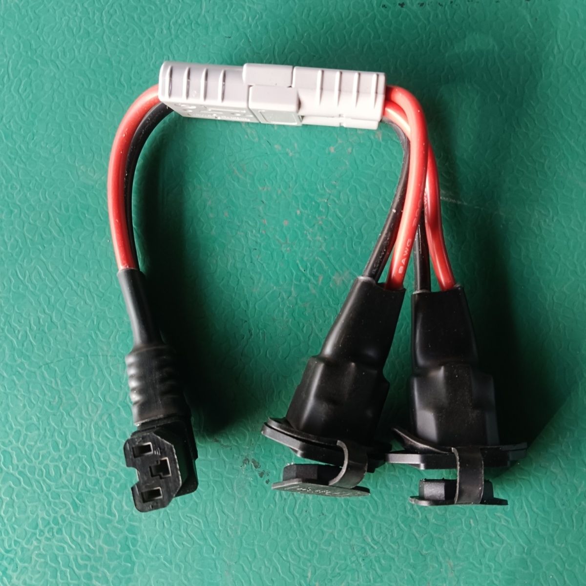 10平方电动车品字头一分二转换线转接头电瓶车电池并联转换插头