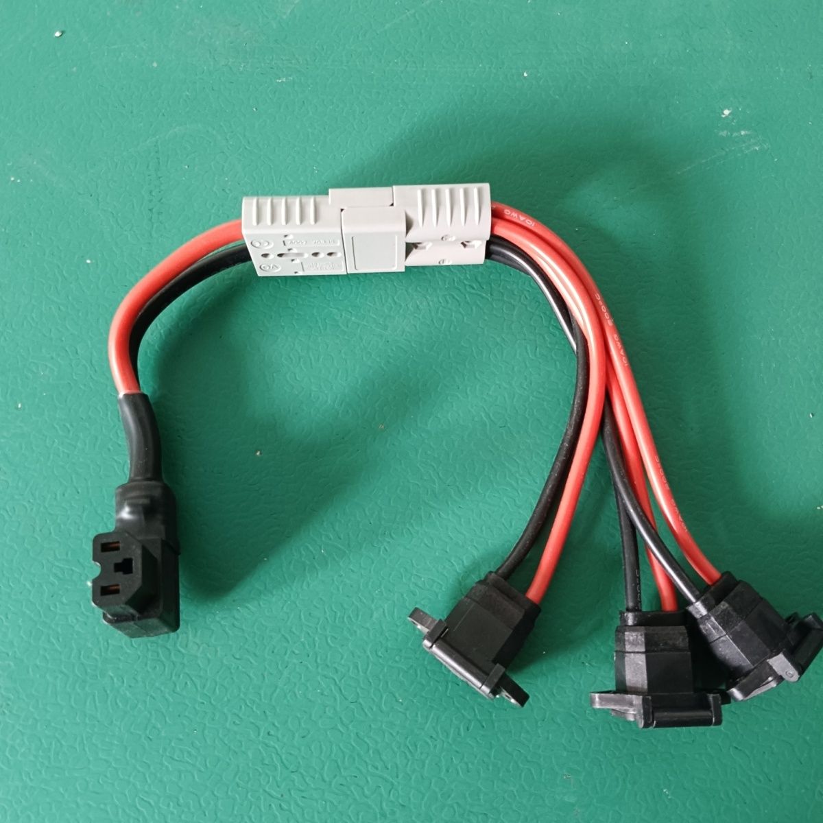 10平方电动车品字头一分三转换线转接头电瓶车电池并联转换插头