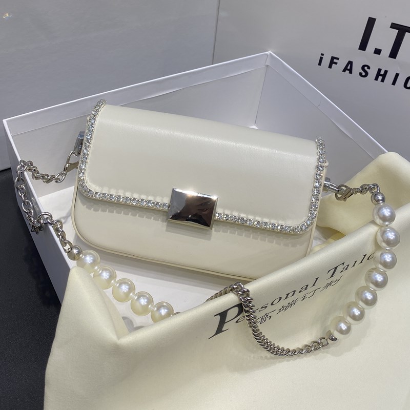 2024超火小包包女斜挎包女士白色链条包精致高级感夏天腋下包女包