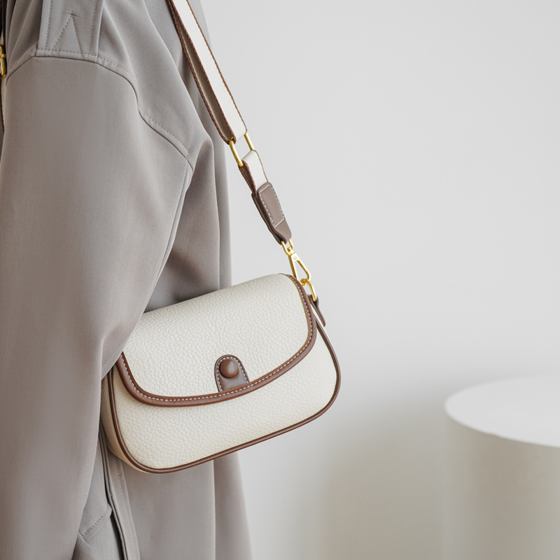 高级感包包女2023新款时尚撞色小方包百搭简约宽肩带单肩斜挎包