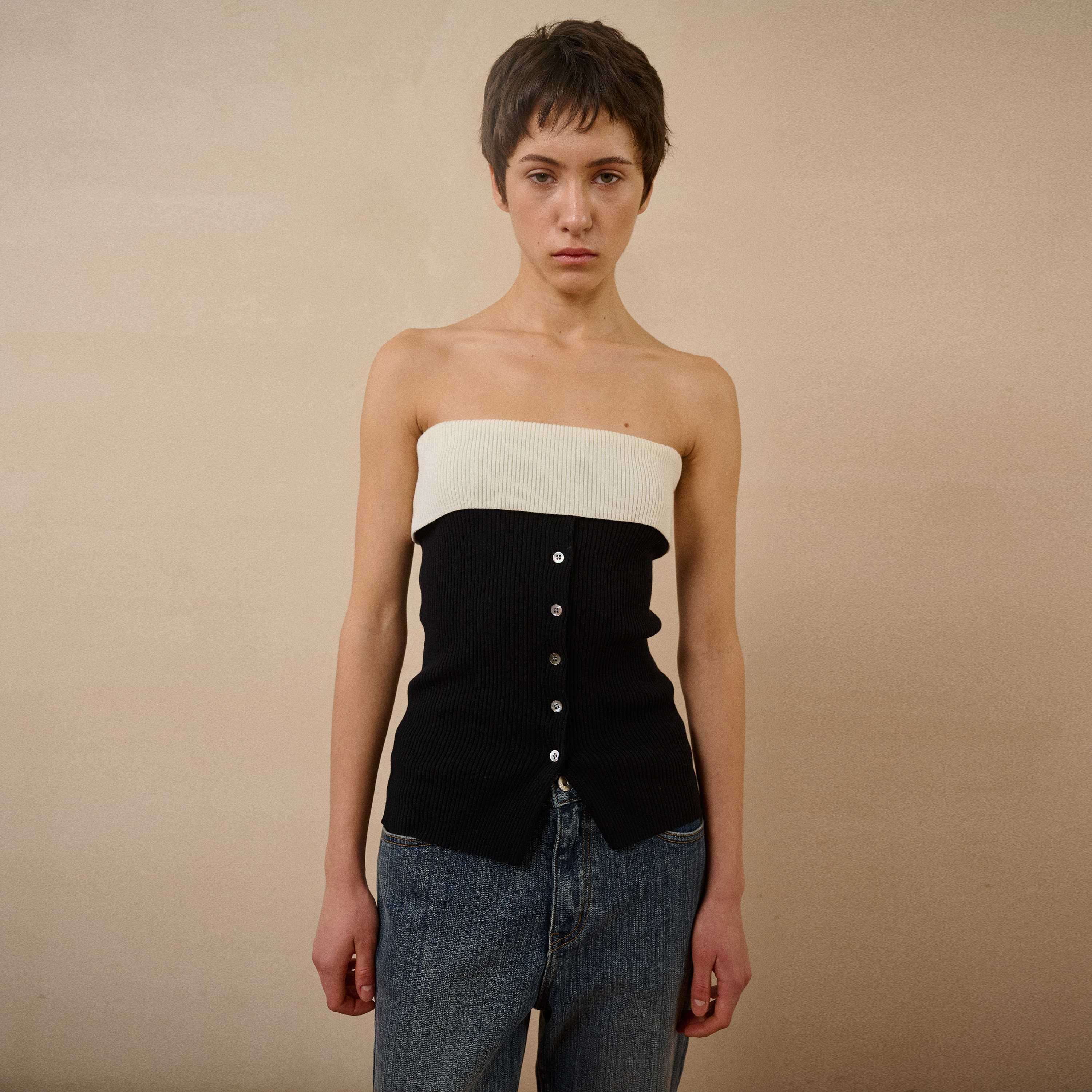 introutro黑白撞色纽扣针织抹胸内搭外穿修身显瘦无肩带裹胸上衣