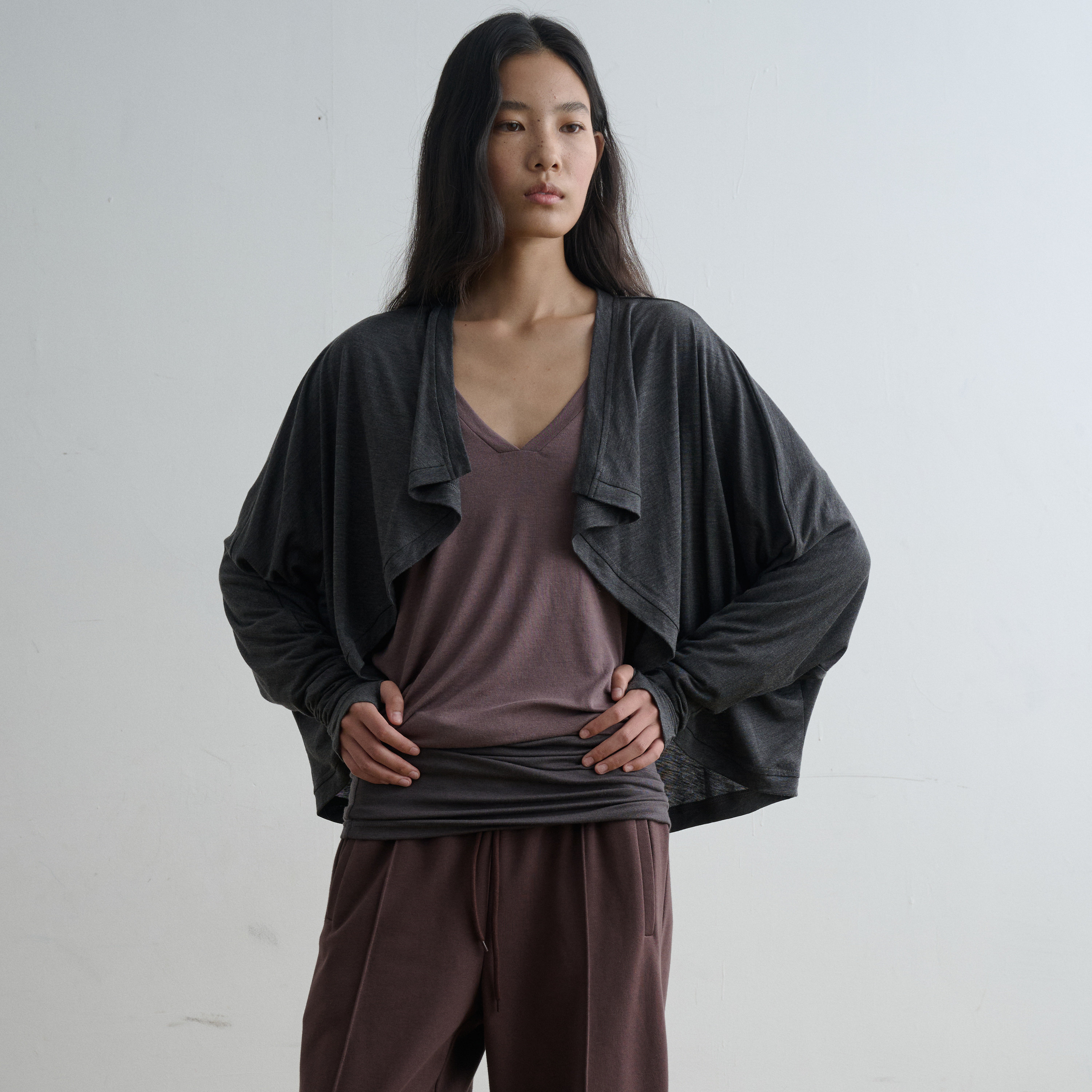 introutro波浪边蝙蝠袖天丝羊毛空调薄款复古风莱赛尔披肩开衫