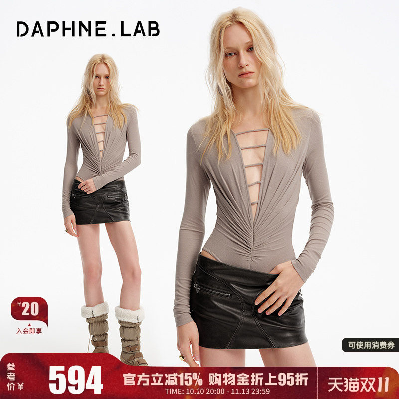 DAPHNELAB深V镂空抽褶连体衣26FW秋冬新款连体衣上衣女修身性感女