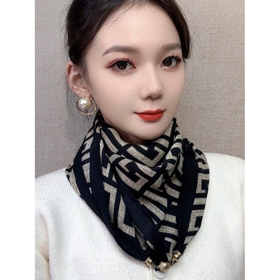 磁吸扣丝巾女士2026新款秋冬高级感三角巾时尚小方巾保暖围脖围巾