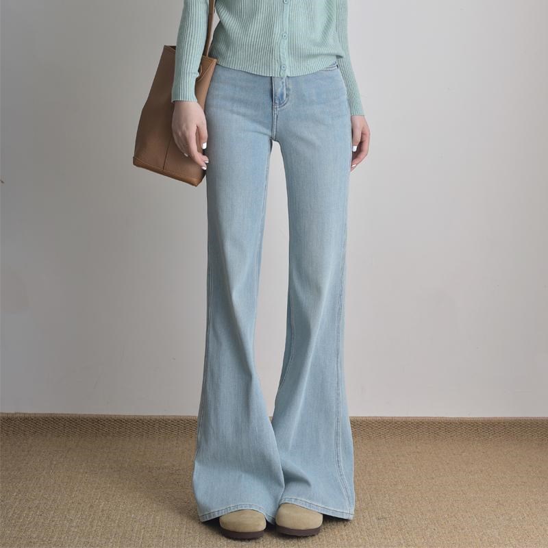 浅蓝色微喇牛仔裤女春季新款胖mm梨形身材遮胯显瘦不贴腿喇叭裤子