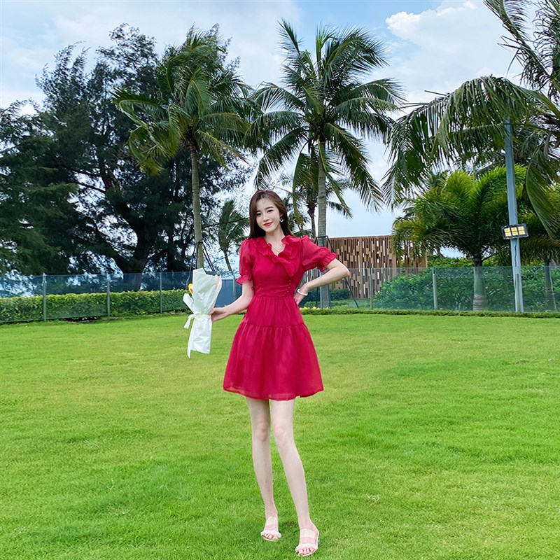 法式复古v领红色气质连衣裙女夏季赫本风仙气茶歇收腰显瘦a字裙子