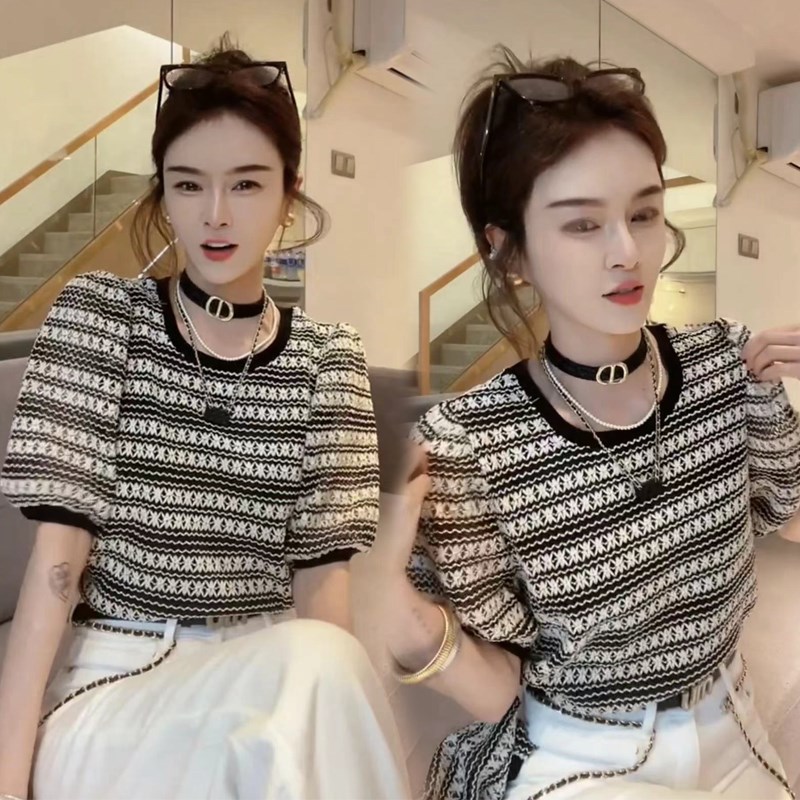 时尚圆领短袖横条纹针织衫女T恤夏新款韩版镂空显瘦百搭半袖上衣
