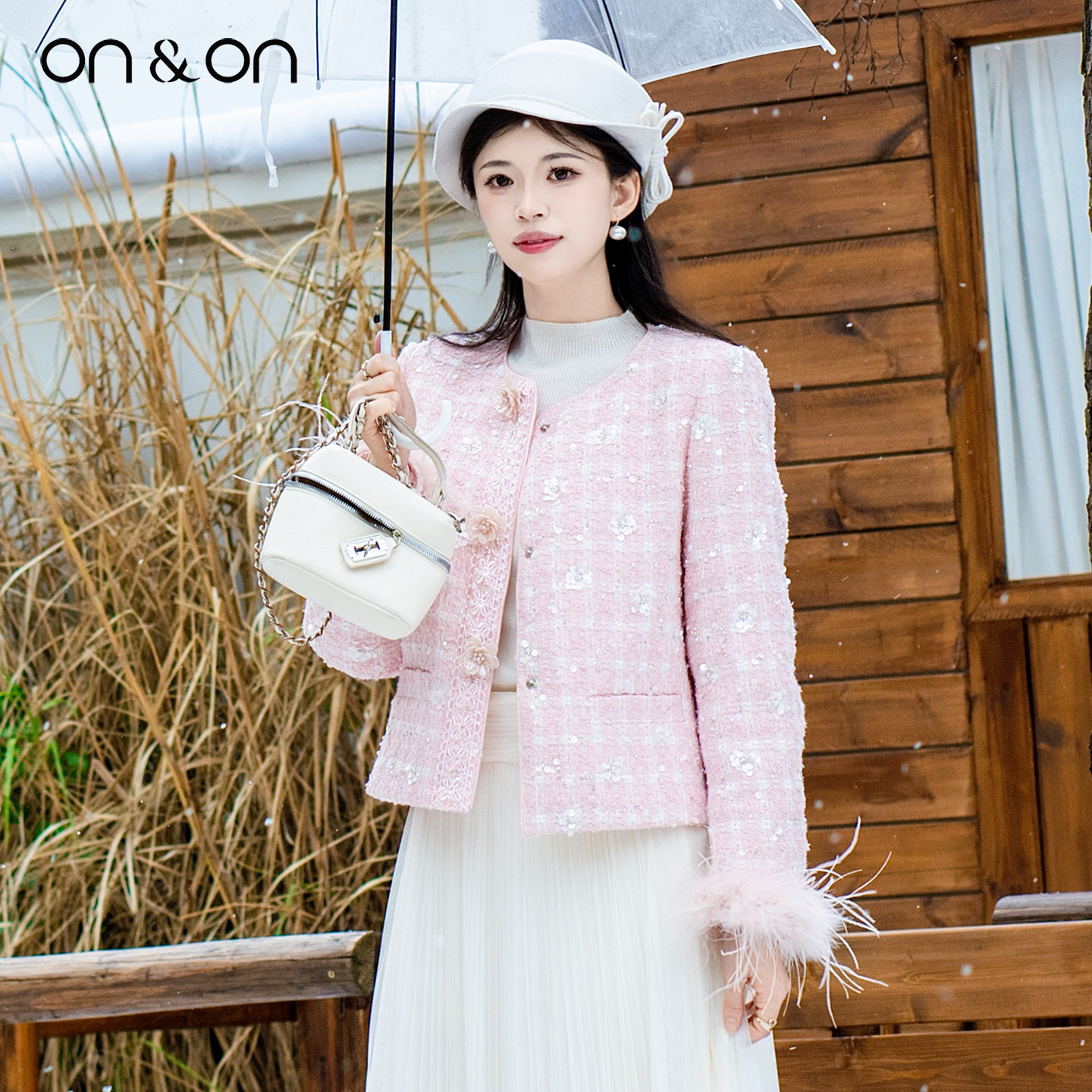 ON＆ON/安乃安2025冬季新款法式珠片订花粗花呢羽绒小香风短