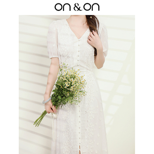 纯棉韩系V领刺绣优雅收腰开叉连衣裙女 新款 ON＆ON 安乃安2025夏季