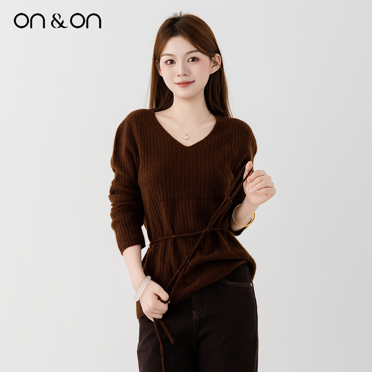 安乃安韩系V领柔软亲肤针织小衫