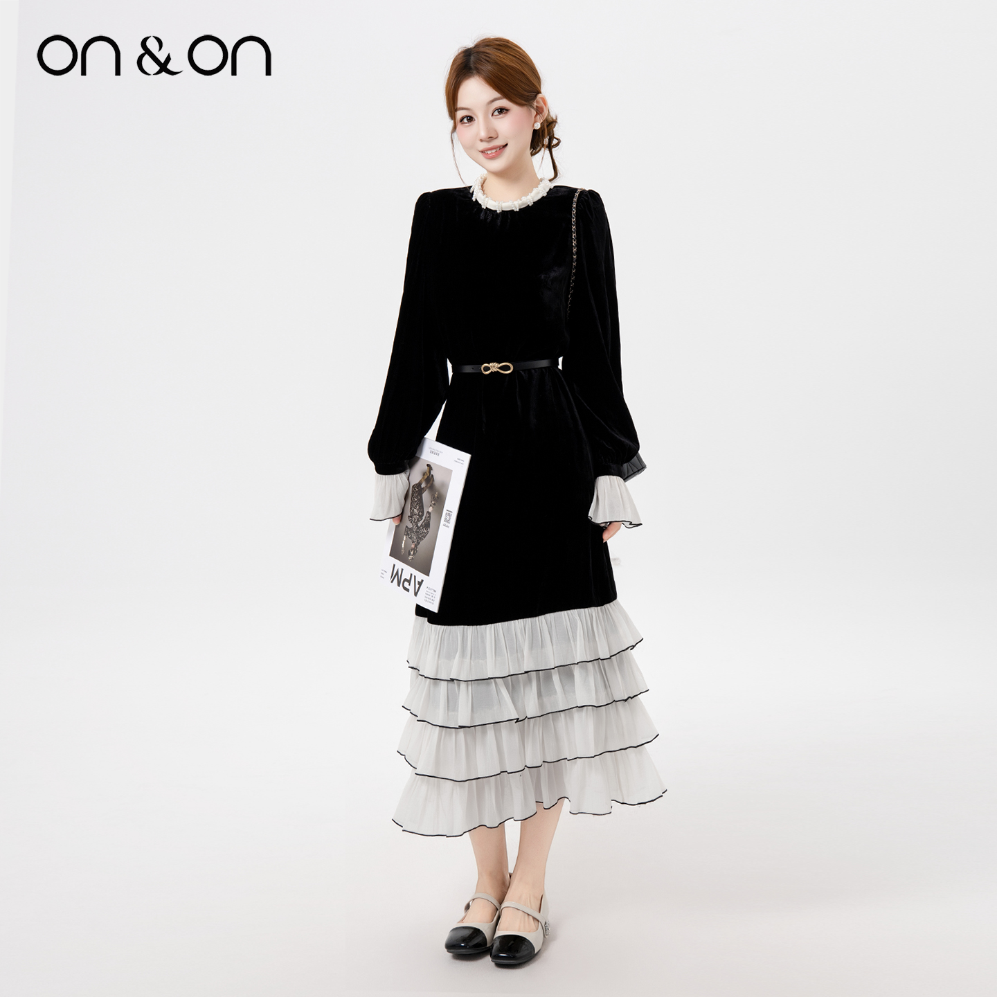 安乃安复古拼接蕾丝收腰丝绒长裙