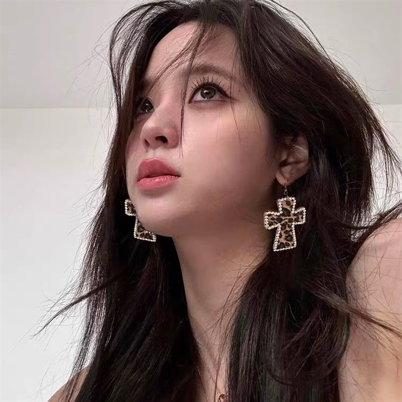 欧阳娜娜同款豹纹十字架耳环y2k千禧辣妹个K性时尚耳饰2025新款女
