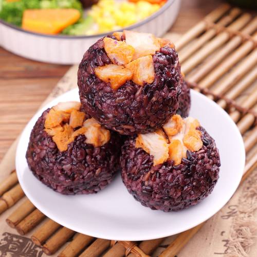 奥尔良鸡肉糙米饭团开袋即食杂粮饭团免煮糙米饭团鸡肉米团