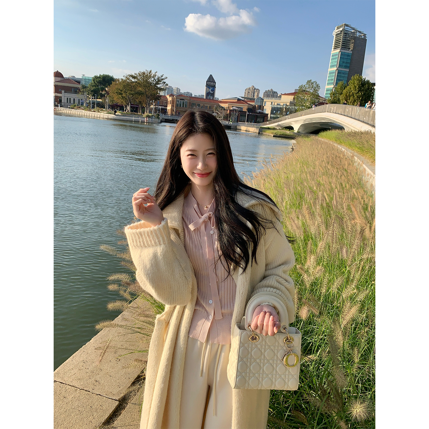 炸鸡欧尼JeJuna米色翻领针织上衣