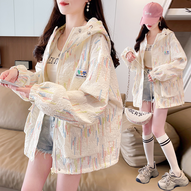 初高中学生少女大童2025新款彩色刺绣春季复古小香风oversize外套