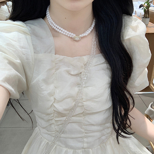 茶歇方领欧根纱泡泡袖连衣裙女夏法式褶皱修身高腰薄纱超仙长裙子