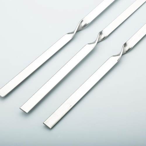 新款直销加厚加长烧烤签麻花签不锈钢签子60cm大扁签羊肉串签烤叉