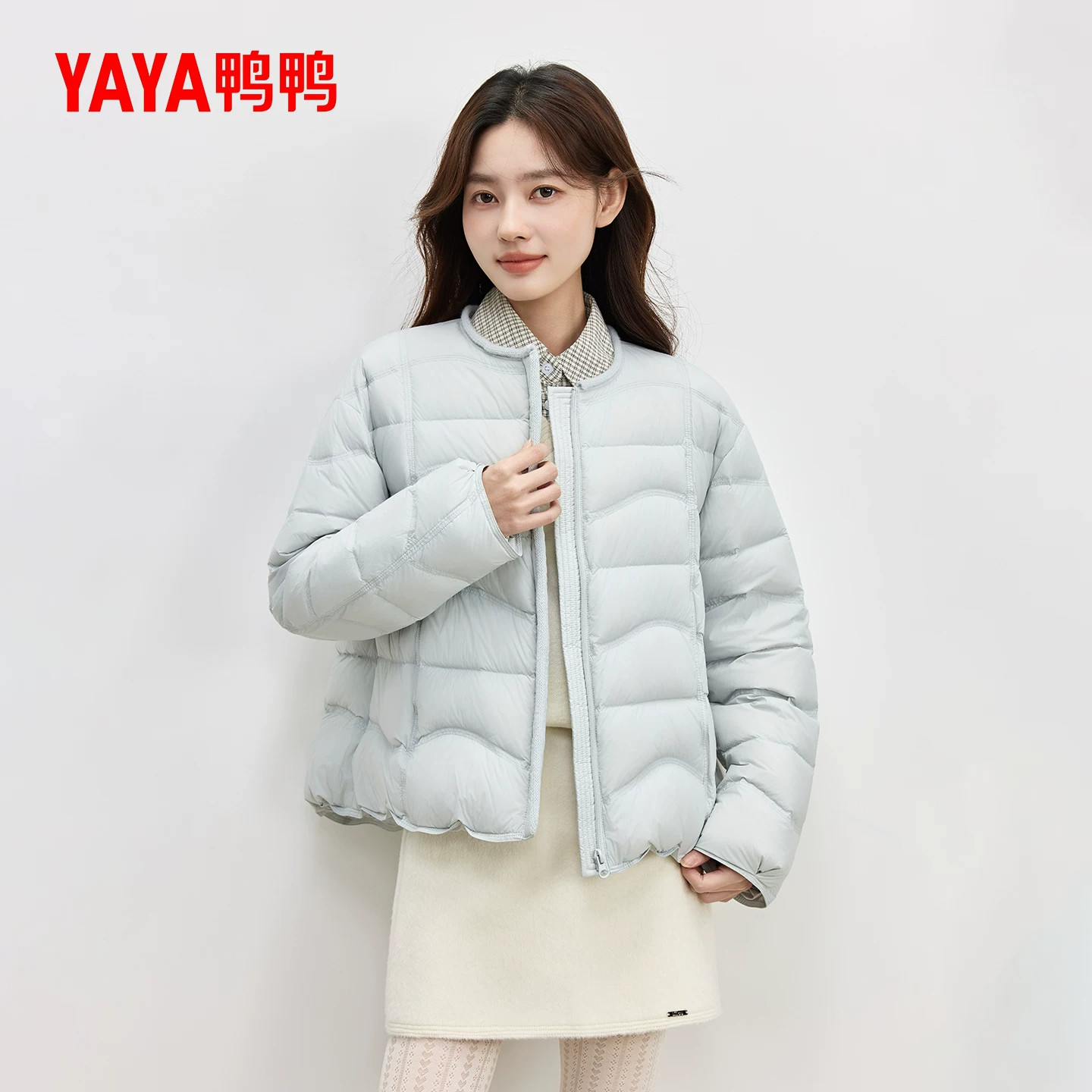 YAYA鸭鸭2026秋冬新短款宽松圆领羽绒服优雅时尚潮流鸭绒羽绒服女
