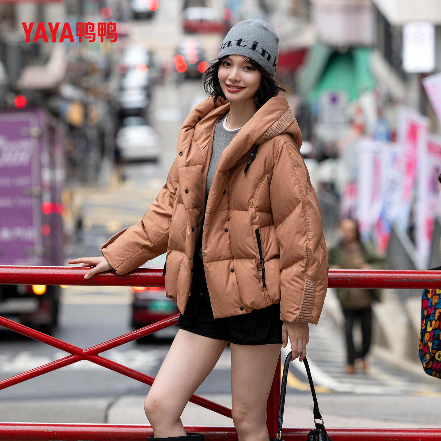 YAYA鸭鸭官方羽绒服2025冬装短款连帽女休闲宽松韩版时尚保暖外套