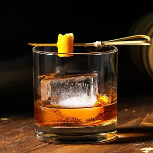 Thickened glass glass whiskey glass Locke glass Classic glass Cocktail glass Spirits glass POCK glass Ice hockey glass