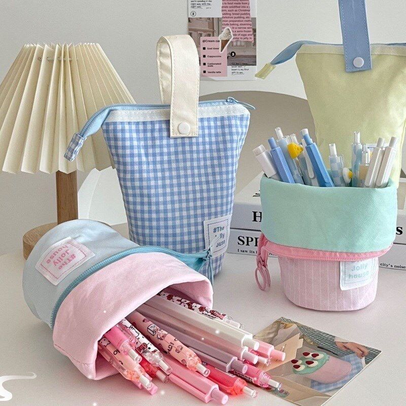 女士高颜值日式多巴胺笔筒笔袋小众不撞款可立式韩式风韩系大容量