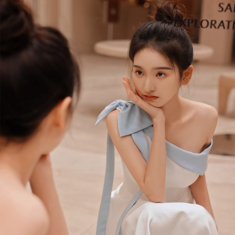 白色单肩小晚礼服连衣裙女订婚生日宴会平时穿轻奢小众高端艺考生