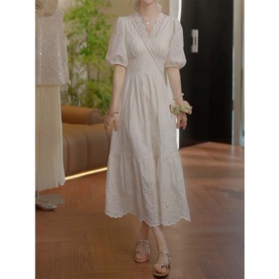 法式蕾丝镂空连衣裙女2025夏季新款轻奢高级感气质收腰显瘦中长裙