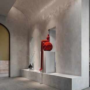 现代抽象积木长腿人物坐姿摆件客厅落地酒店楼梯口大堂艺术品雕塑