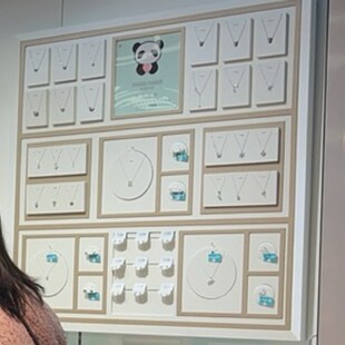 耳钉墙首饰品展示架上墙珠宝耳环套链手机链挂墙壁柜衣帽间收纳架