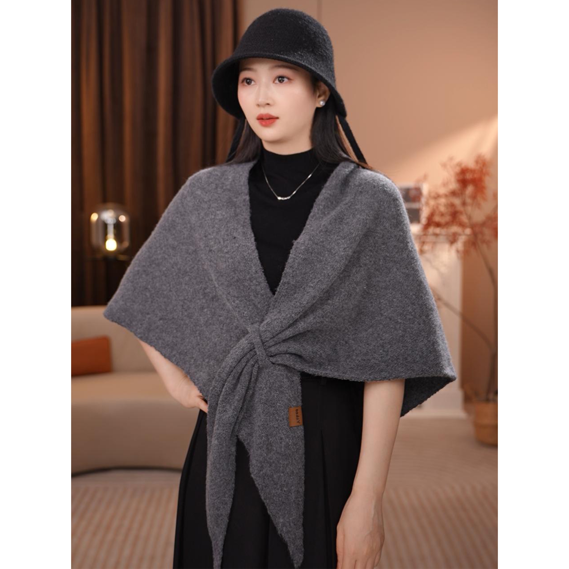 慵懒风三角围巾女秋冬保暖护颈围脖羊毛混纺纯色空调房大披肩外搭