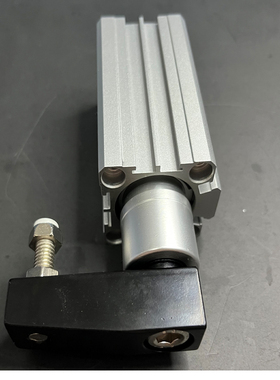 极速旋转90度下压转角摆动夹紧回转气缸QCKR/QCK12/16/20/2Y5-10/