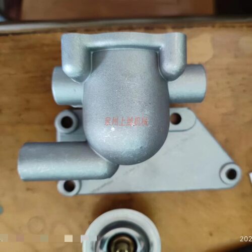 常柴LL380 CC385 CC485柴油机缸盖前盖节温器座