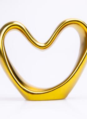 轻奢高级感陶瓷客厅玄关茶几装饰品情侣摆件样板房间家居爱意饰品