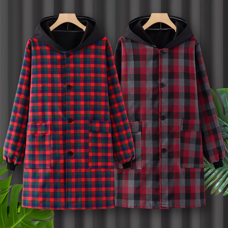 毛呢面料，连帽设计