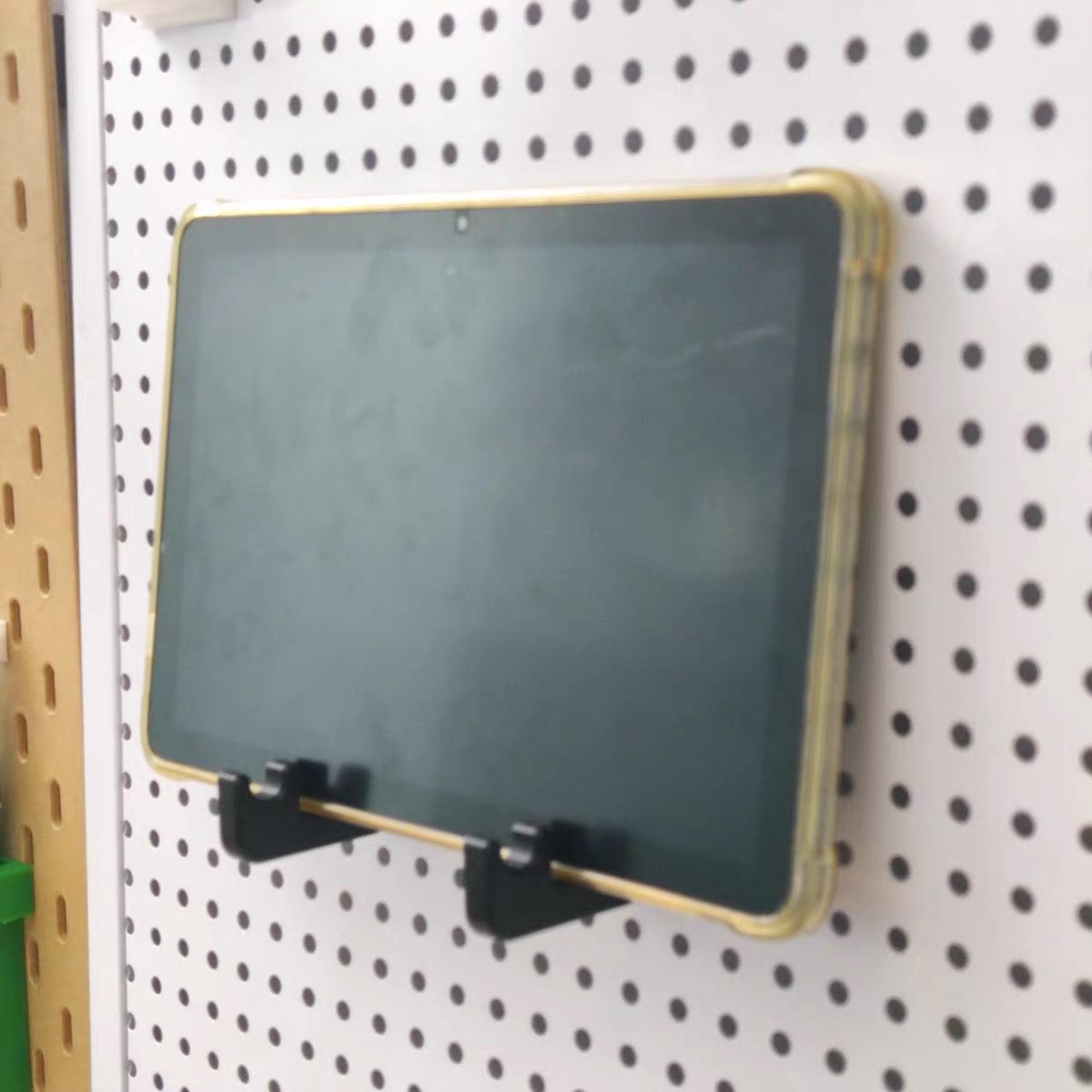 适用五金少女金属圆孔洞洞板配件 洞洞板配件 带笔ipad平板支架,收纳整理,收纳洞洞板,淘宝优惠券,粉丝福利购,淘宝优惠卷