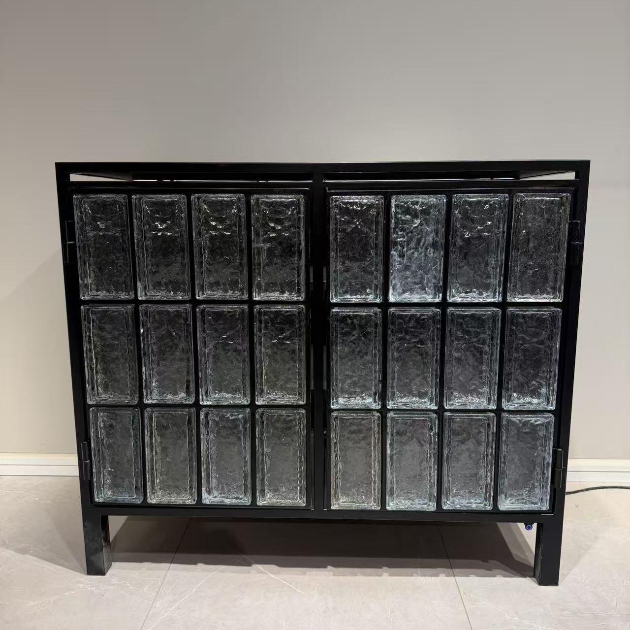 意式极简高级水晶玻璃砖餐边柜家用艺术中古风储物柜别墅收纳柜图片
