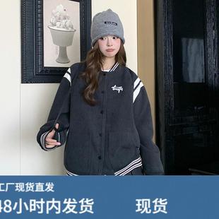 韩系学院风减龄羽绒服套装女2025冬灰色棒球服外套百褶短裙两件套