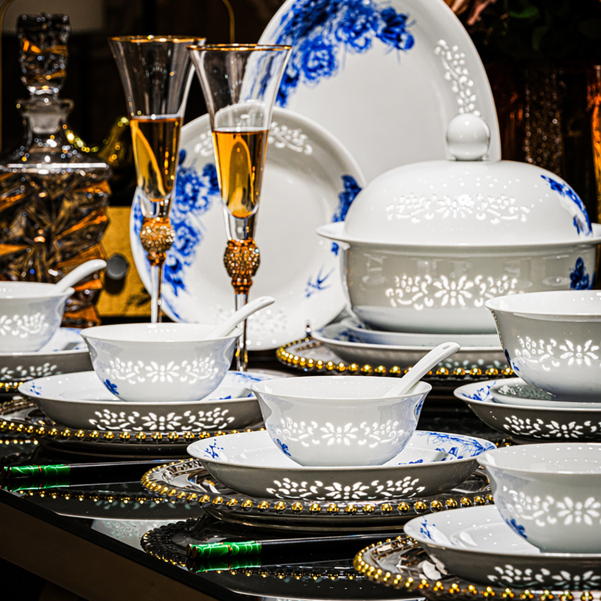岸上窑中式釉下彩青花玲珑餐具